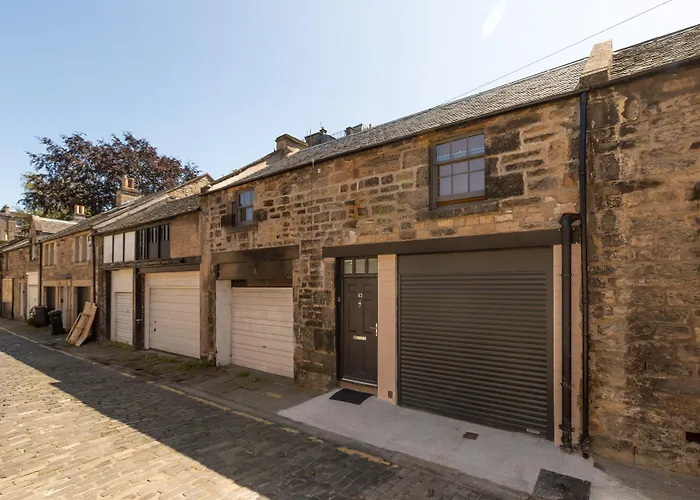 Joivy Trendy 1-Bedroom Main Door House In New Town